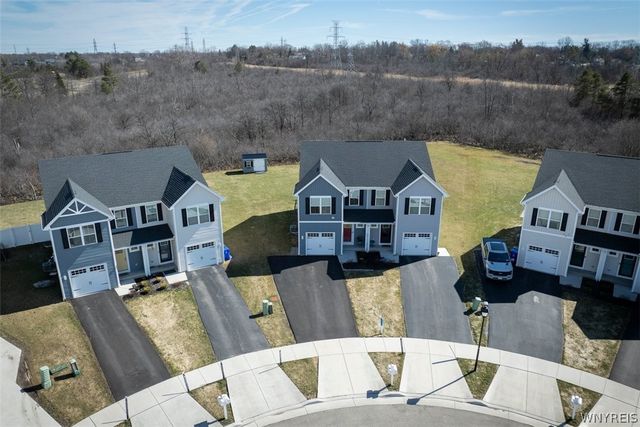 15 Grant Court, West Seneca, NY 14218