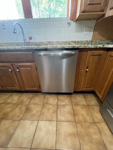 340 Albion St 2, Wakefield, MA 01880