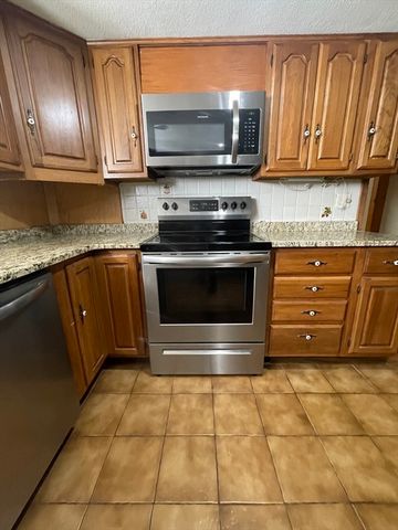 340 Albion St 2, Wakefield, MA 01880
