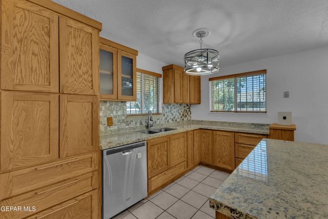 8021 MORLEY Drive, El Paso, TX 79925