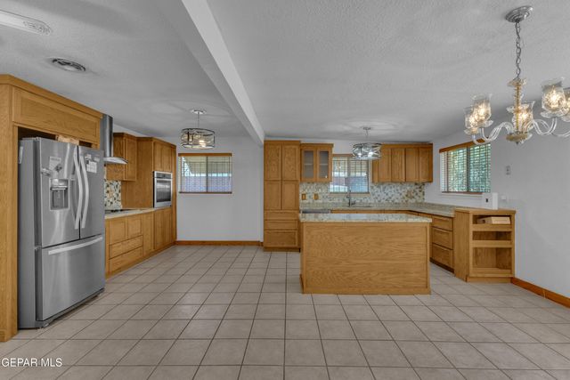 8021 MORLEY Drive, El Paso, TX 79925