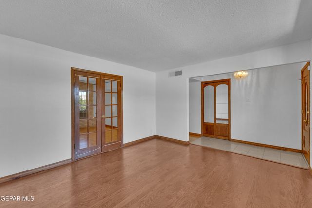 8021 MORLEY Drive, El Paso, TX 79925