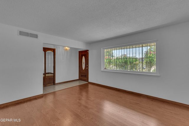 8021 MORLEY Drive, El Paso, TX 79925
