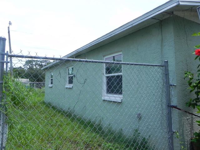 2021 16TH AVENUE S, St Petersburg, FL 33712