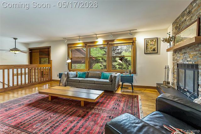 1321 Orkney Drive, Ann Arbor, MI 48103