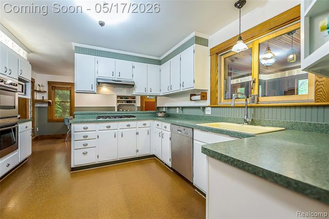 1321 Orkney Drive, Ann Arbor, MI 48103
