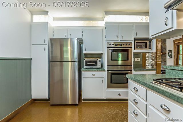 1321 Orkney Drive, Ann Arbor, MI 48103