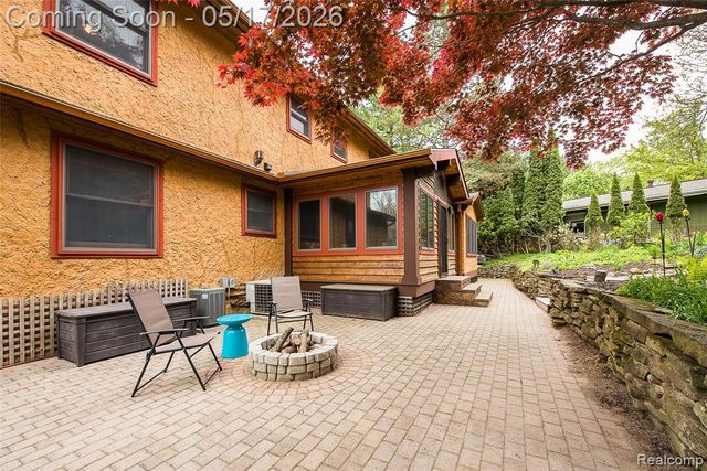 1321 Orkney Drive, Ann Arbor, MI 48103