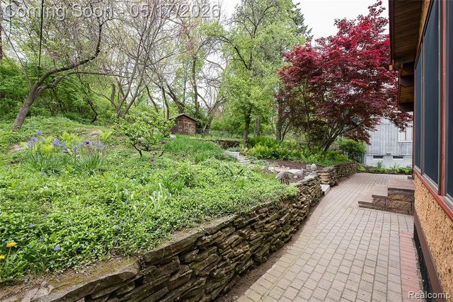 1321 Orkney Drive, Ann Arbor, MI 48103