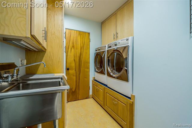 1321 Orkney Drive, Ann Arbor, MI 48103