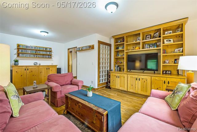1321 Orkney Drive, Ann Arbor, MI 48103