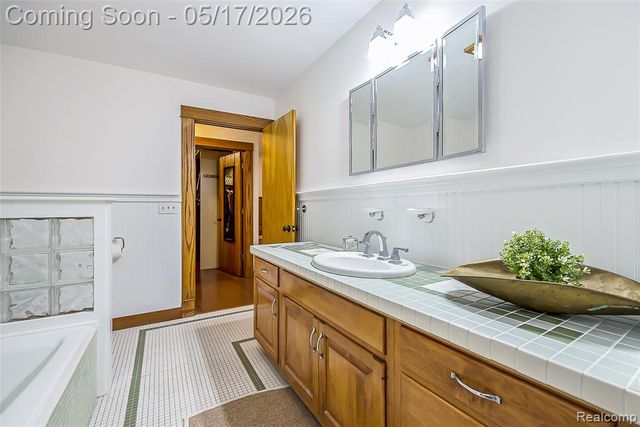 1321 Orkney Drive, Ann Arbor, MI 48103