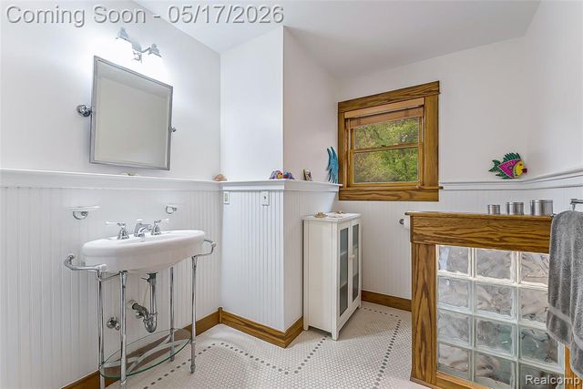 1321 Orkney Drive, Ann Arbor, MI 48103