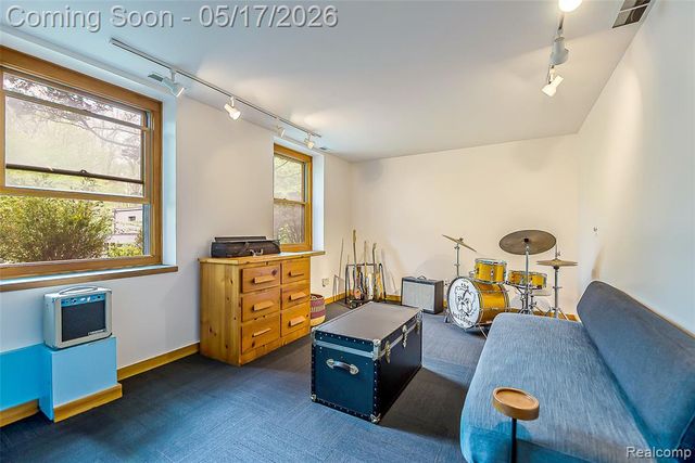 1321 Orkney Drive, Ann Arbor, MI 48103