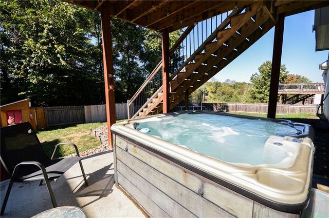 1400 SW Cross Creek Drive, Grain Valley, MO 64029