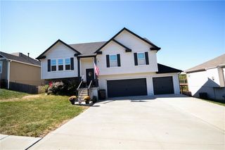 1400 SW Cross Creek Drive, Grain Valley, MO 64029