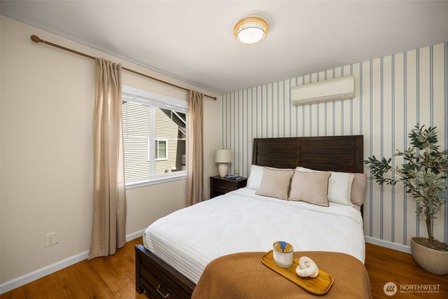 3204 SW Holly St, Seattle, WA 98126
