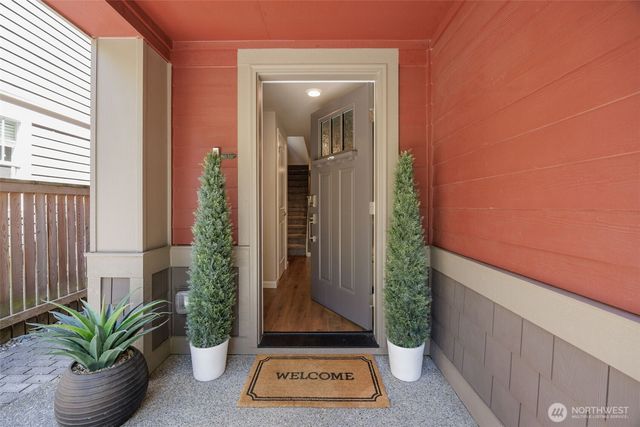 3204 SW Holly St, Seattle, WA 98126