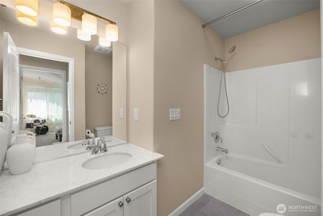 3204 SW Holly St, Seattle, WA 98126