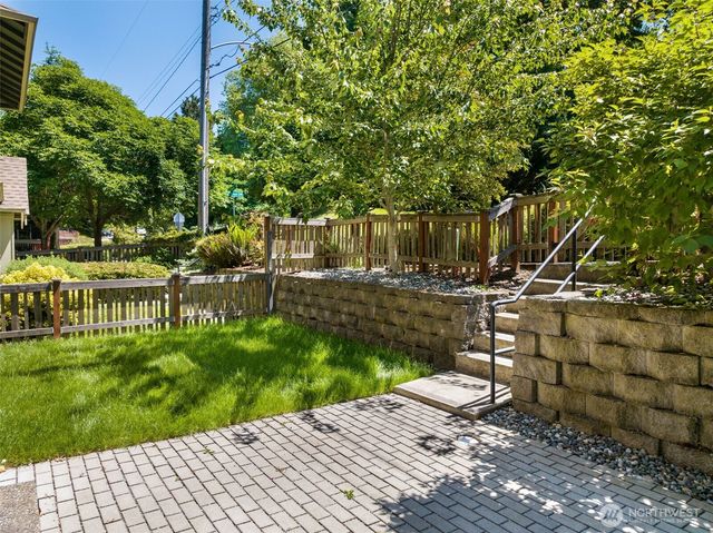 3204 SW Holly St, Seattle, WA 98126