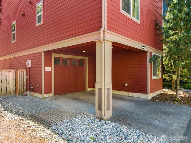3204 SW Holly St, Seattle, WA 98126