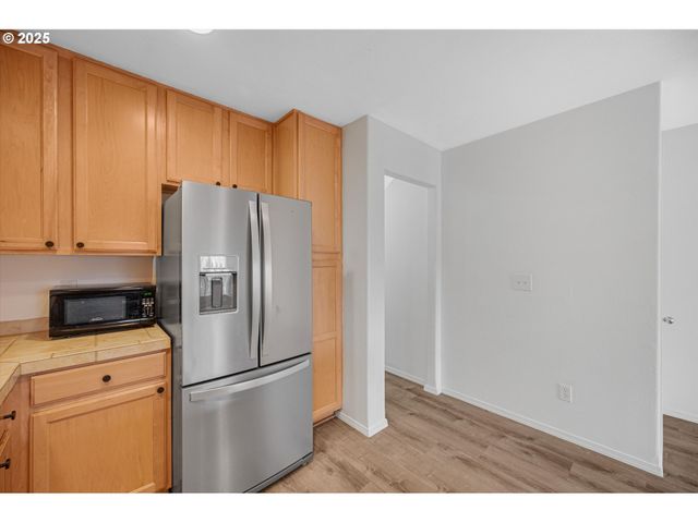 8819 Se ELLIS St, Portland, OR 97266