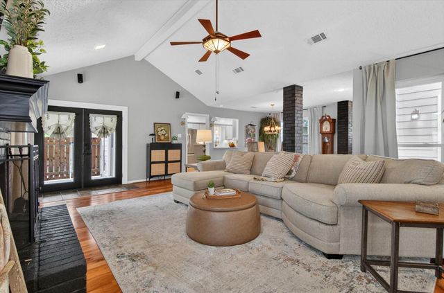 2046 Riverlawn Drive, Kingwood, TX 77339