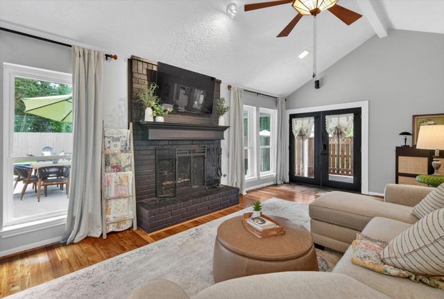 2046 Riverlawn Drive, Kingwood, TX 77339