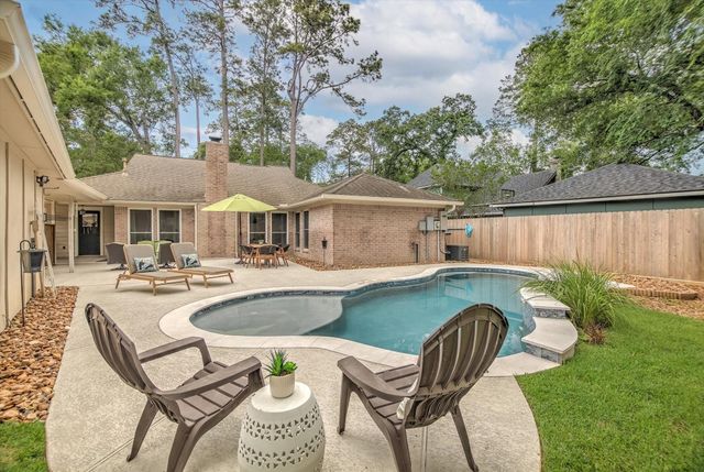 2046 Riverlawn Drive, Kingwood, TX 77339