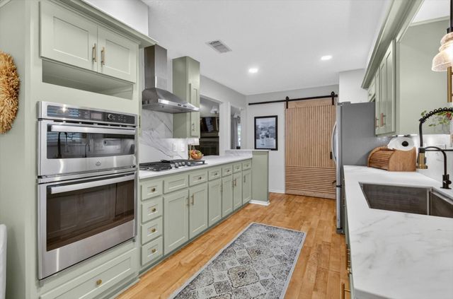 2046 Riverlawn Drive, Kingwood, TX 77339
