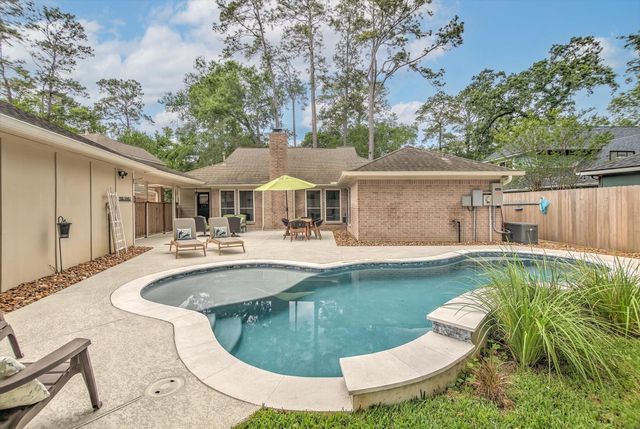 2046 Riverlawn Drive, Kingwood, TX 77339