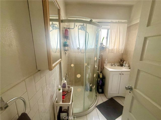 1138 S Ardmore, Los Angeles, CA 90006