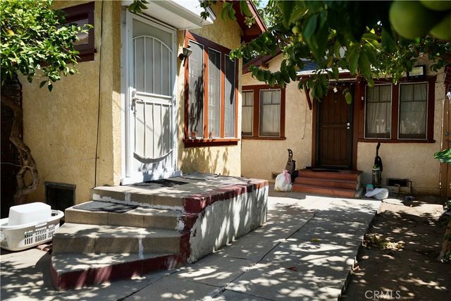 1138 S Ardmore, Los Angeles, CA 90006
