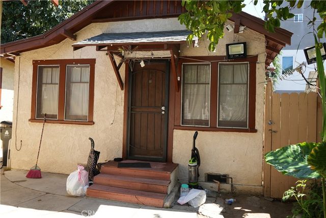 1138 S Ardmore, Los Angeles, CA 90006
