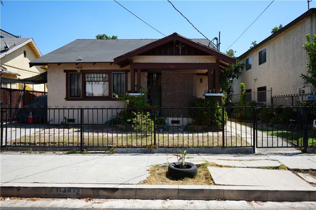 1138 S Ardmore, Los Angeles, CA 90006