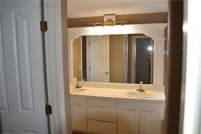 123 E Colorado Avenue, Springdale, AR 72764