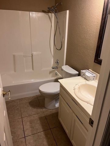 123 E Colorado Avenue, Springdale, AR 72764