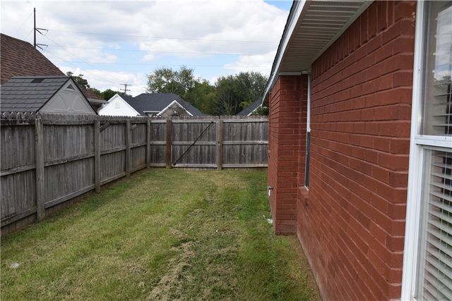 123 E Colorado Avenue, Springdale, AR 72764