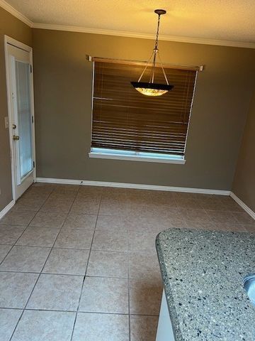 123 E Colorado Avenue, Springdale, AR 72764