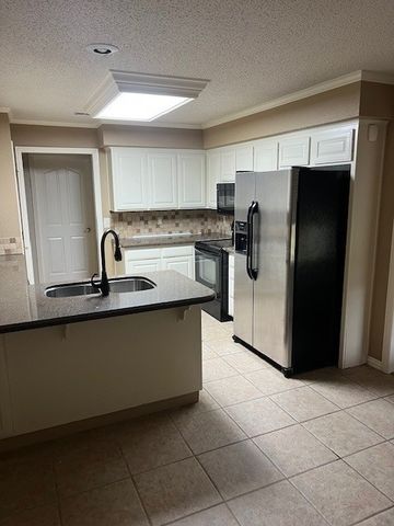 123 E Colorado Avenue, Springdale, AR 72764