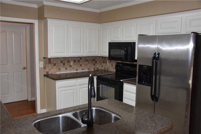 123 E Colorado Avenue, Springdale, AR 72764