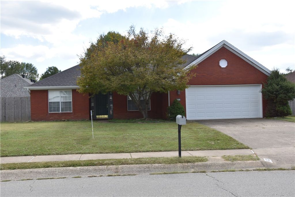 123 E Colorado Avenue, Springdale, AR 72764