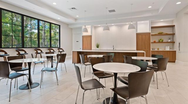 3038 RINGWOOD MEADOW 20, Sarasota, FL 34235