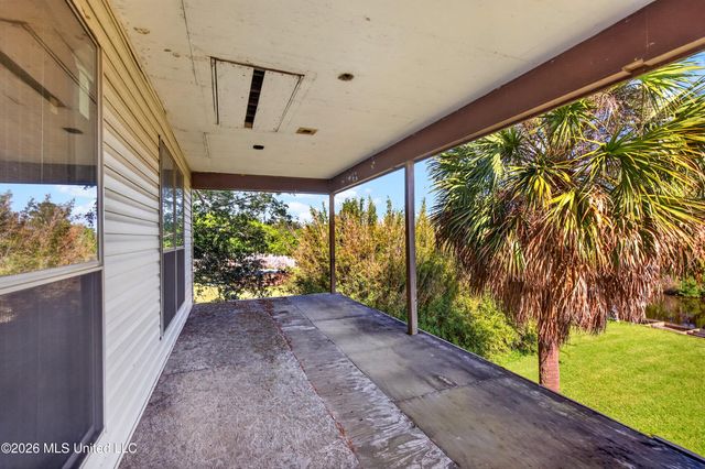11548 Bayou View Drive, Bay Saint Louis, MS 39520