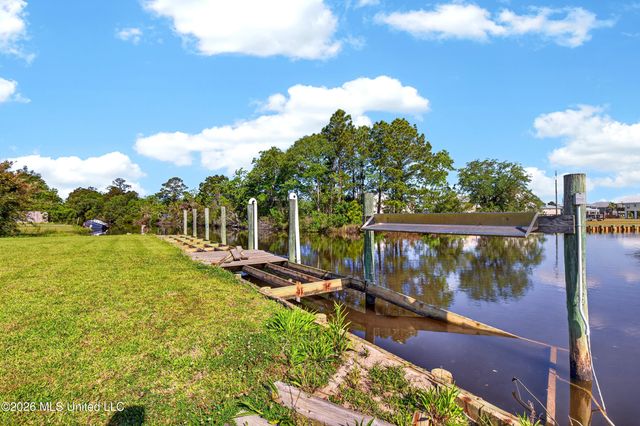 11548 Bayou View Drive, Bay Saint Louis, MS 39520