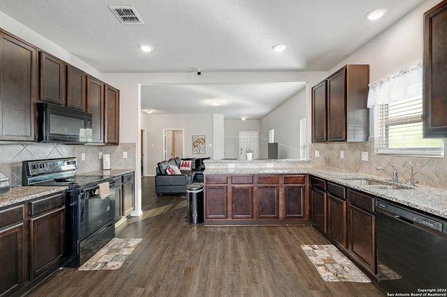 7627 TOLEDO BND, San Antonio, TX 78252