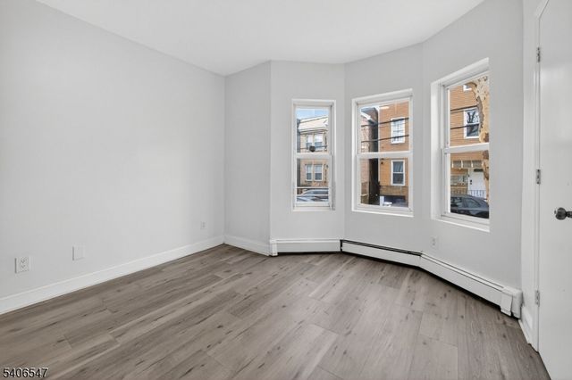 26 Vincent St, Newark City, NJ 07105