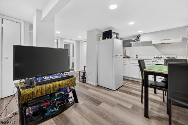 26 Vincent St, Newark City, NJ 07105