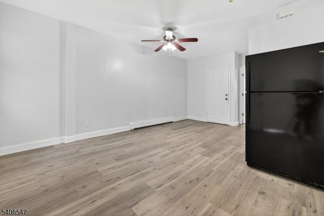 26 Vincent St, Newark City, NJ 07105