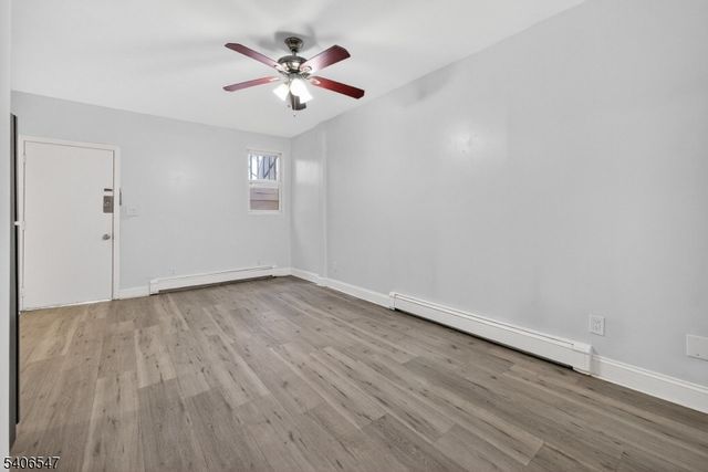 26 Vincent St, Newark City, NJ 07105